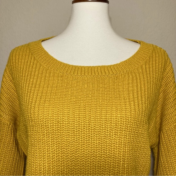 HANNAH Mustard Cable Knit Sweater Grommet Lace Tie Sleeve Accents Size Medium - Picture 2 of 9